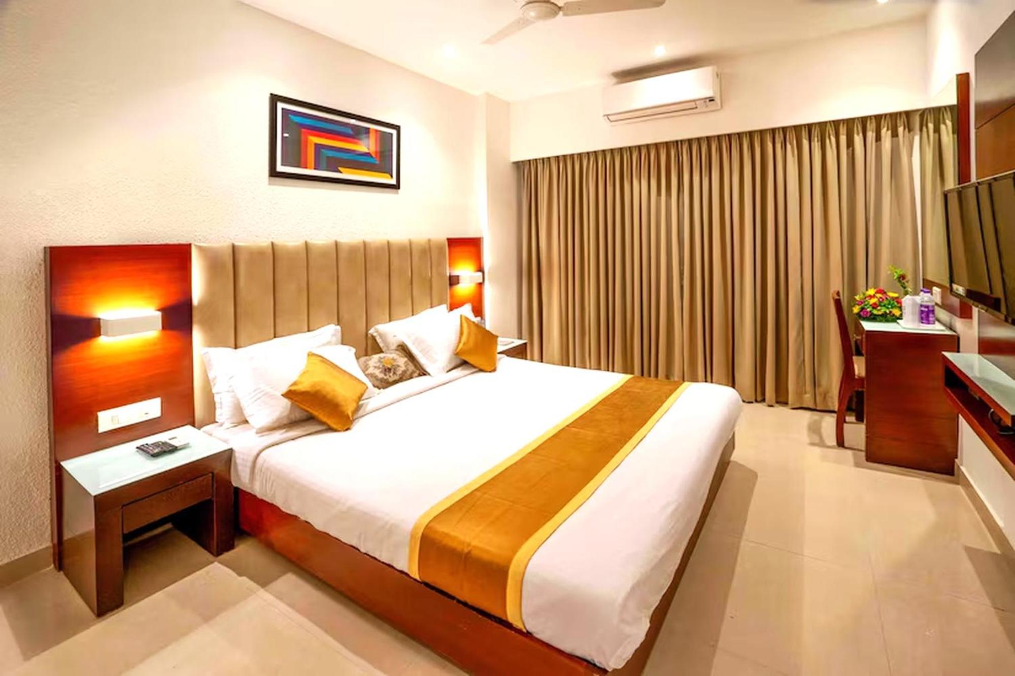 Hotel Hills Park Pathanāmthitta מראה חיצוני תמונה