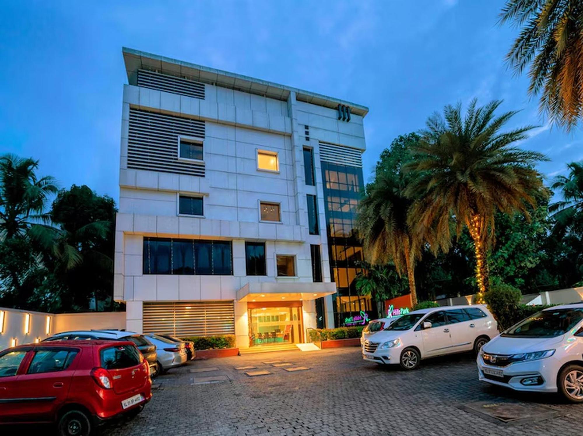 Hotel Hills Park Pathanāmthitta מראה חיצוני תמונה