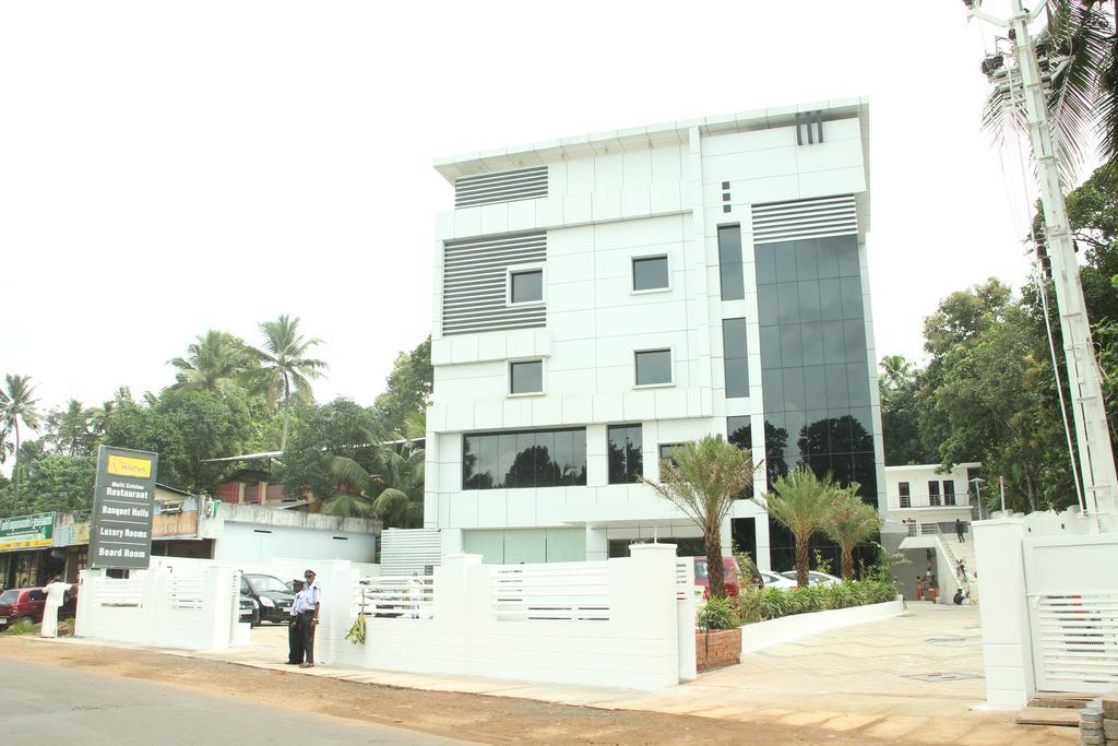 Hotel Hills Park Pathanāmthitta מראה חיצוני תמונה