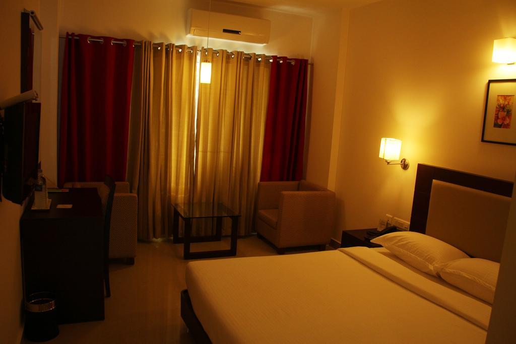 Hotel Hills Park Pathanāmthitta חדר תמונה