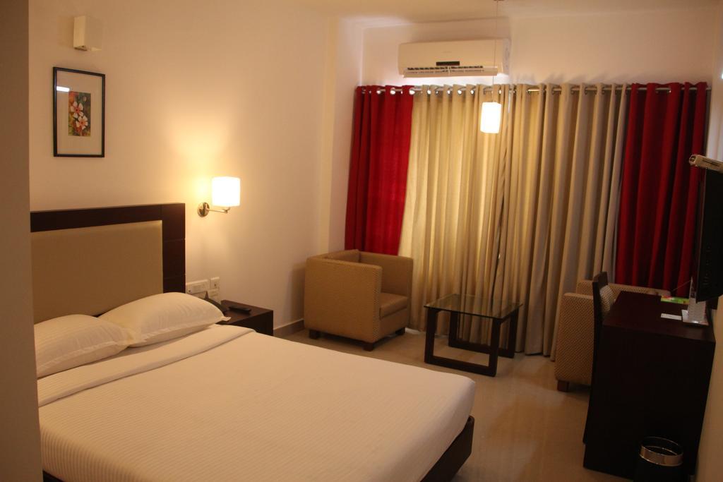 Hotel Hills Park Pathanāmthitta חדר תמונה